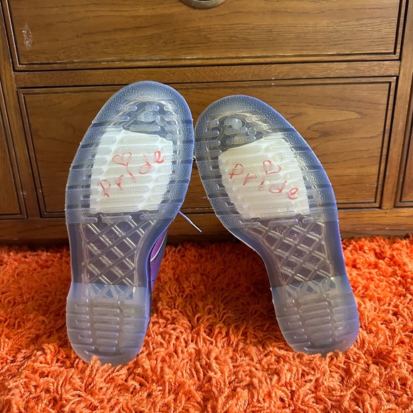 Rainbow Pascal Pride Dr. Martens, size M 11 - Picture 2 of 2